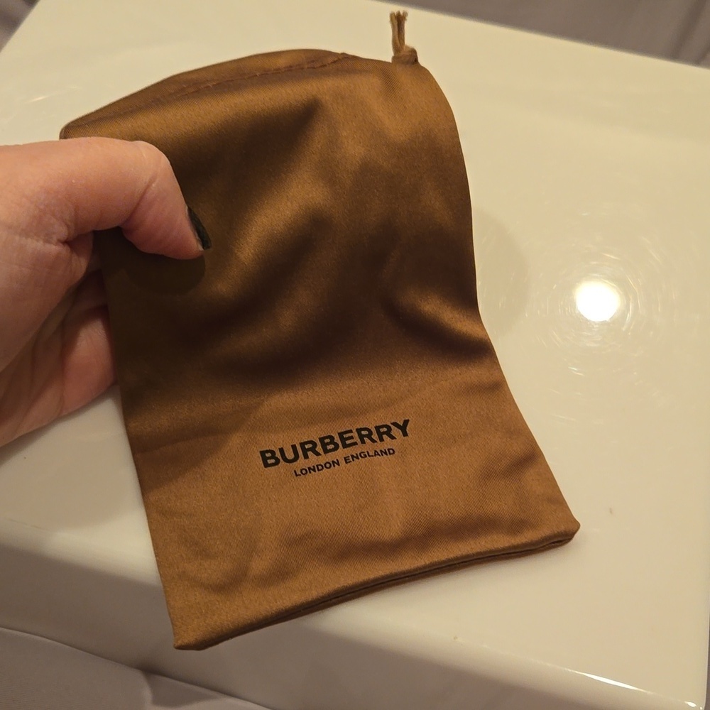 Burberry Checkered Brown Cat Eye Sunglasses brand new in box - Picture 8 of 15